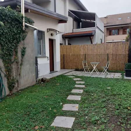 Holiday home Smile Home! Graziosa Casa Con Parcheggio E Giardino Bovisio Masciago