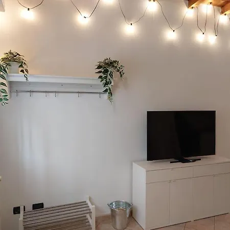 Smile Home! Graziosa Casa Con Parcheggio E Giardino Holiday home Bovisio Masciago